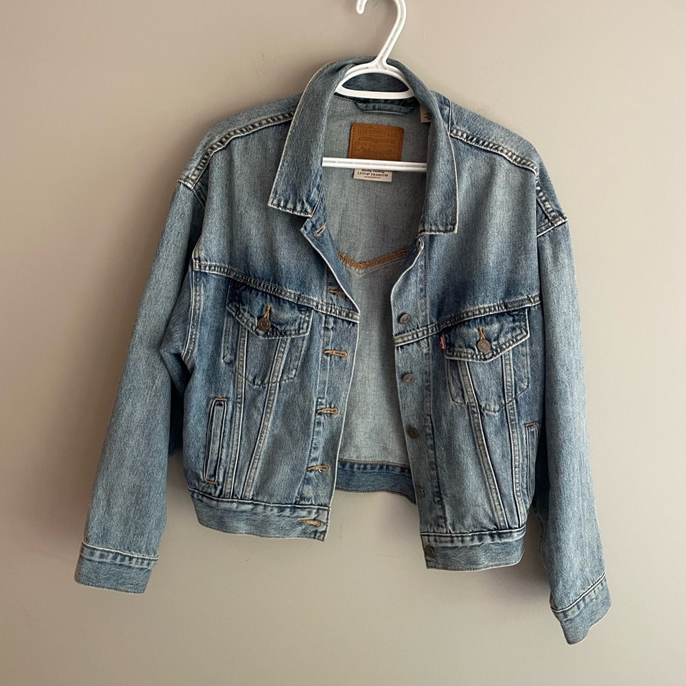 Levis crop jean jacket